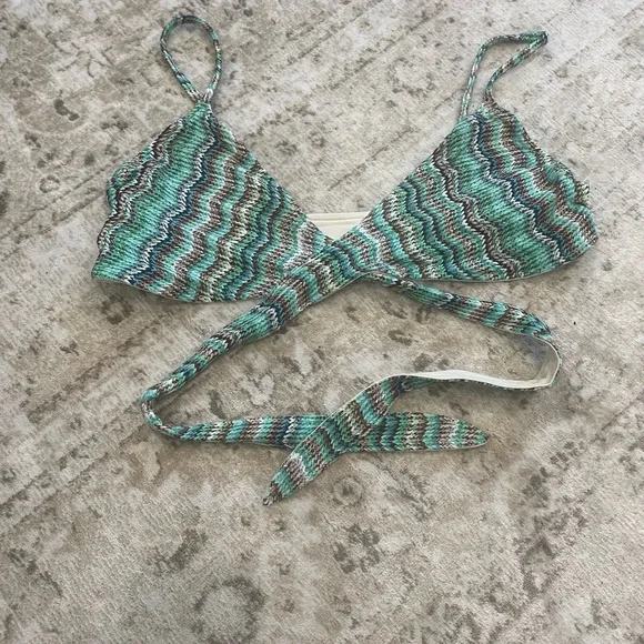 L space reversible wrap multicolor blue bralette bikini top Medium - Picture 3 of 6